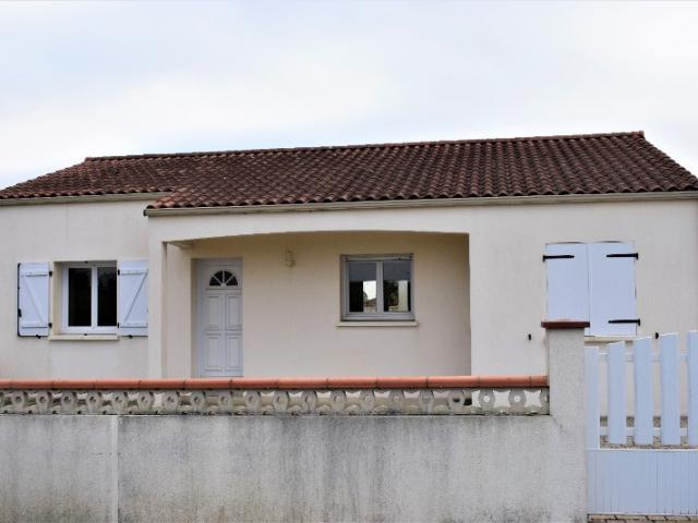 MAISON RECENTE CENTRE LA HAYE-FOUASSIERE 103M² PLAIN PIEDS